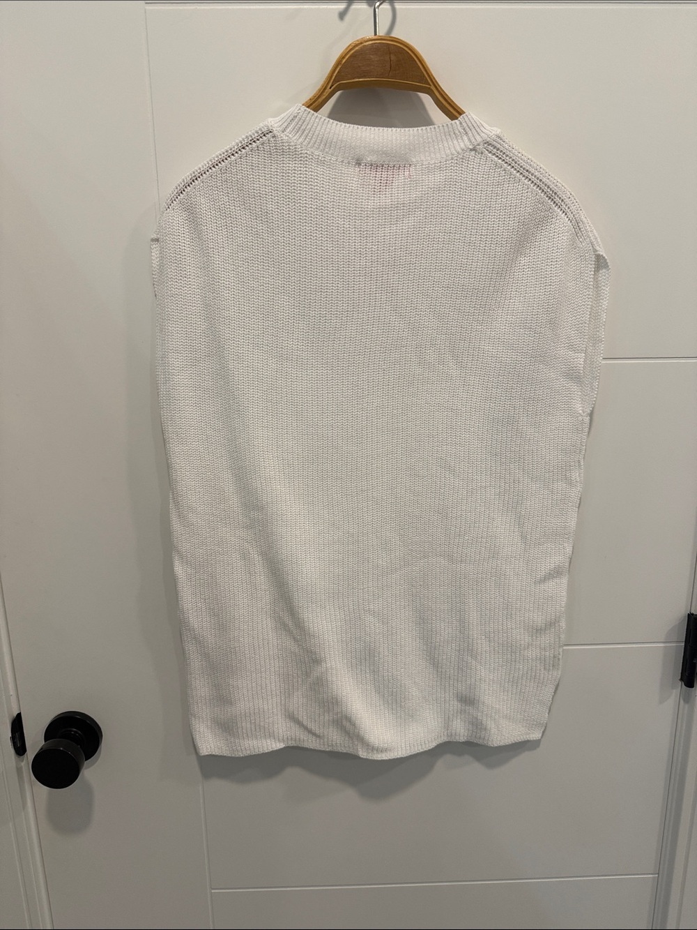 Joe Fresh White Textured Knit Crewneck Vest size small NWT